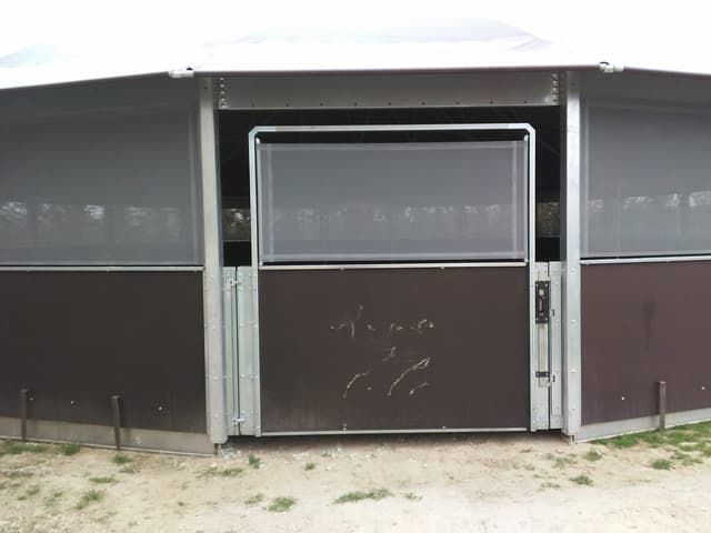 Ingresso di 2,05 mt. con catenaccio verticale